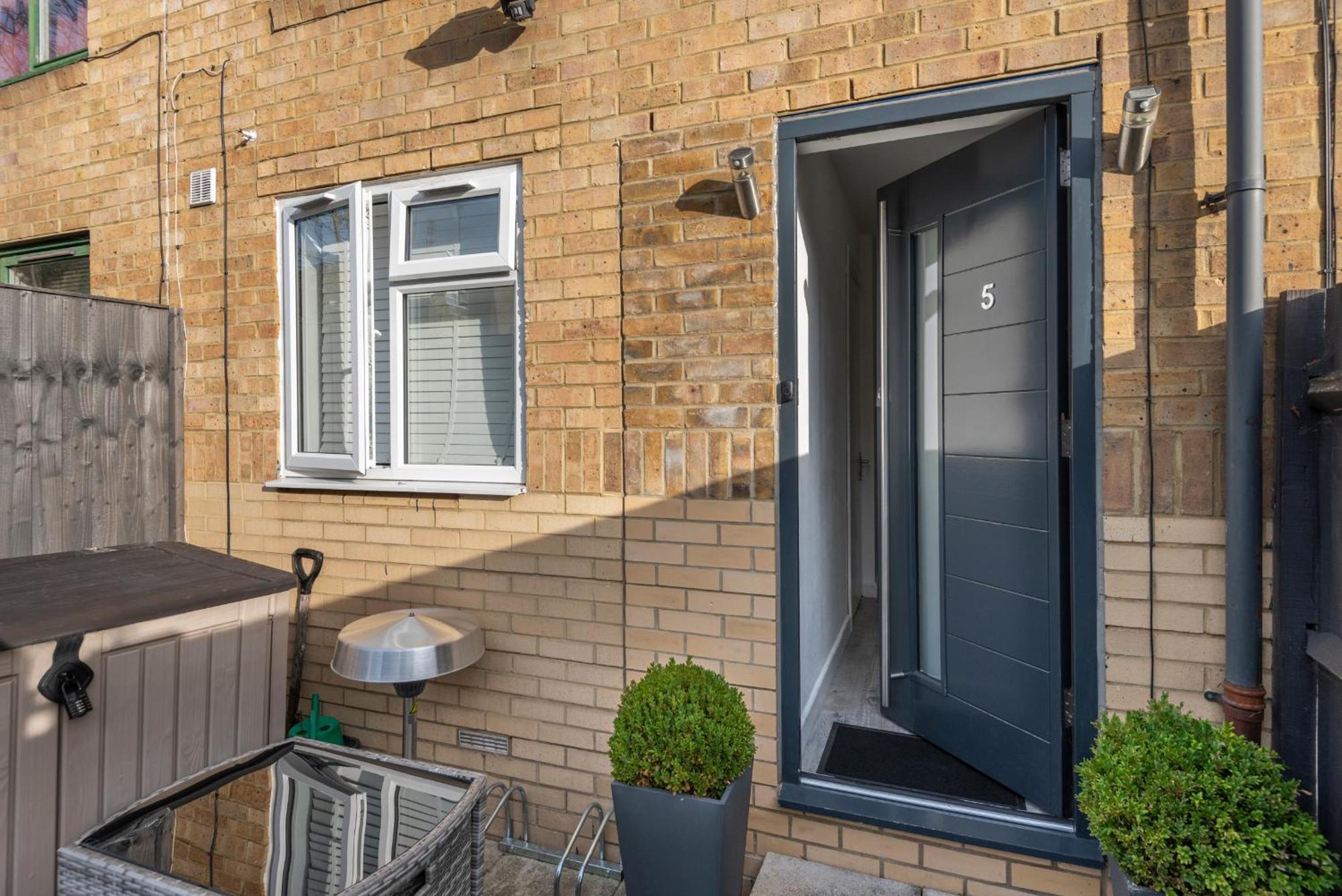2 Bed Town House With Garden In Hackney, London Daire Dış mekan fotoğraf