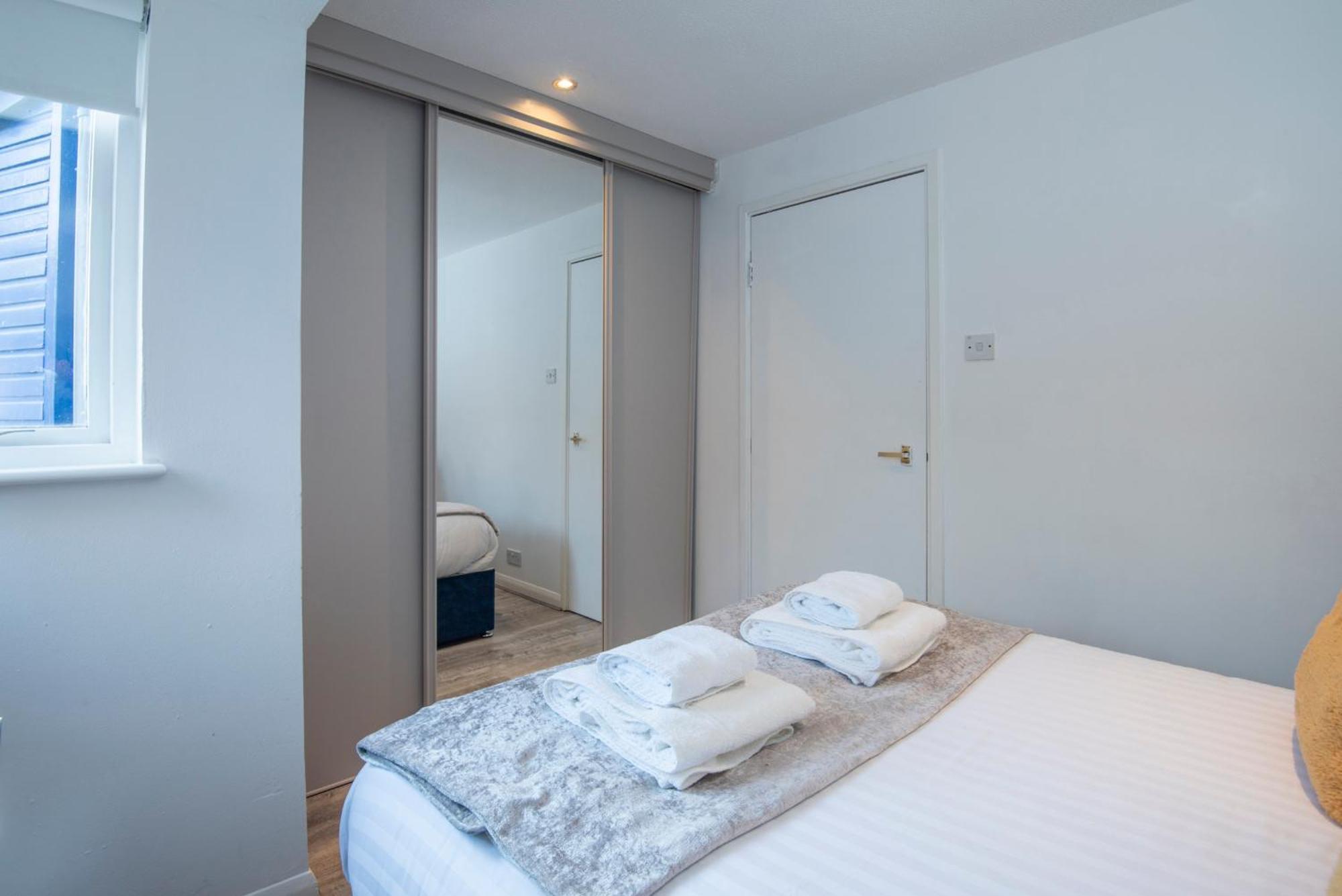 2 Bed Town House With Garden In Hackney, London Daire Dış mekan fotoğraf