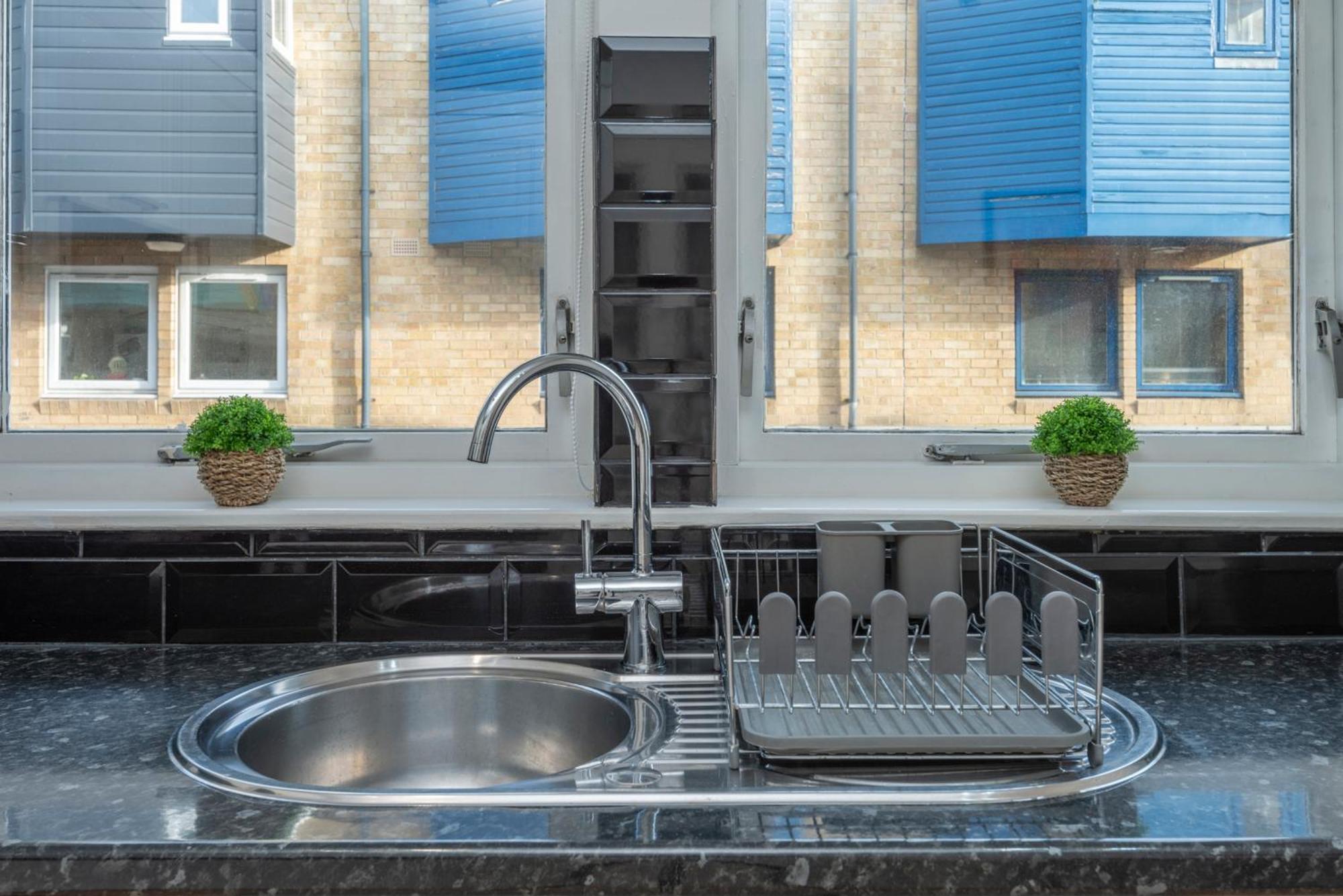 2 Bed Town House With Garden In Hackney, London Daire Dış mekan fotoğraf